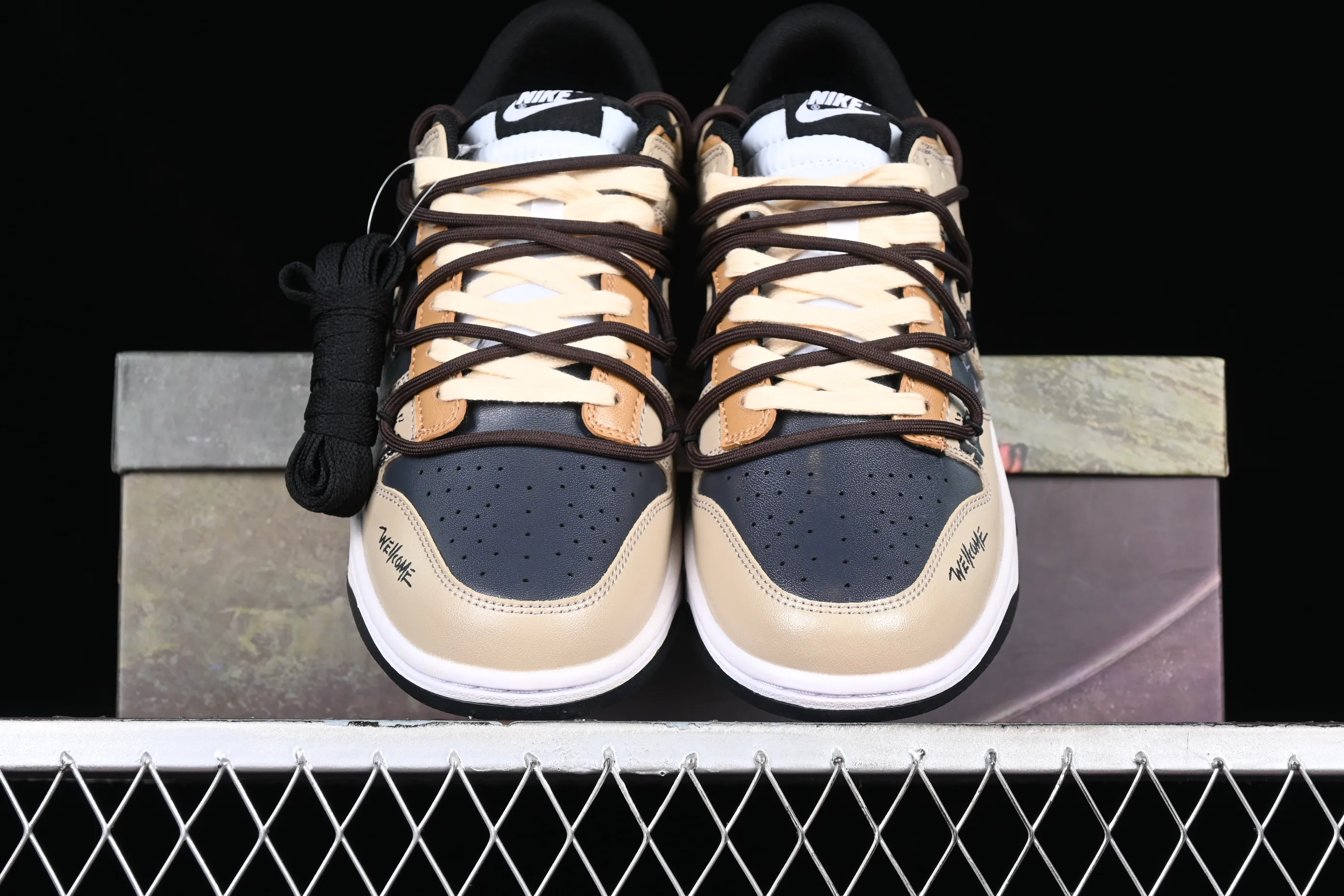 All Categories Nk SB Dunk Series Nk SB Dunk Low Low-top sneakers Customized large box Nk Dunk Low Panda Prank-Sliding Track SB strap low-top casual sneakers DD1391-100